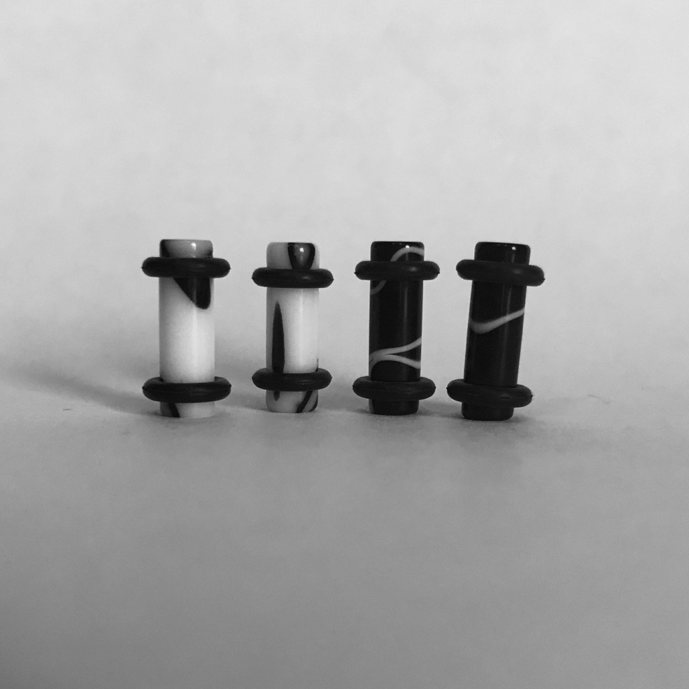 6g Acrylic Marble No Flare Plugs (NEVER WORN)